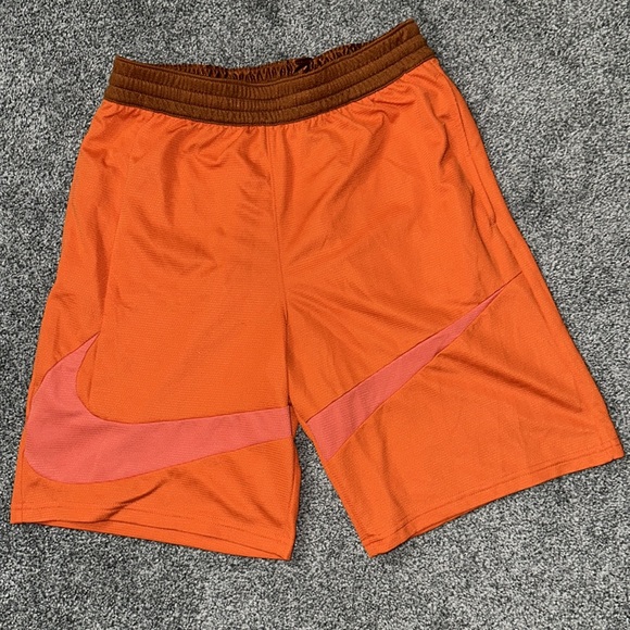 Boys Nike dri fit shorts - Picture 1 of 7